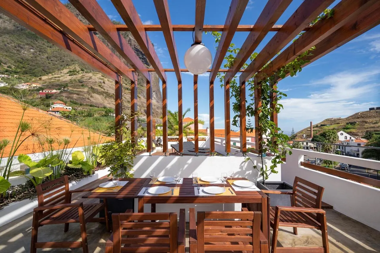 Madeira Surf Camp Hostel Porto Da Cruz