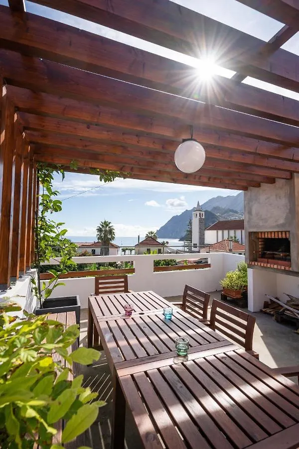 Madeira Surf Camp Hostel Porto Da Cruz