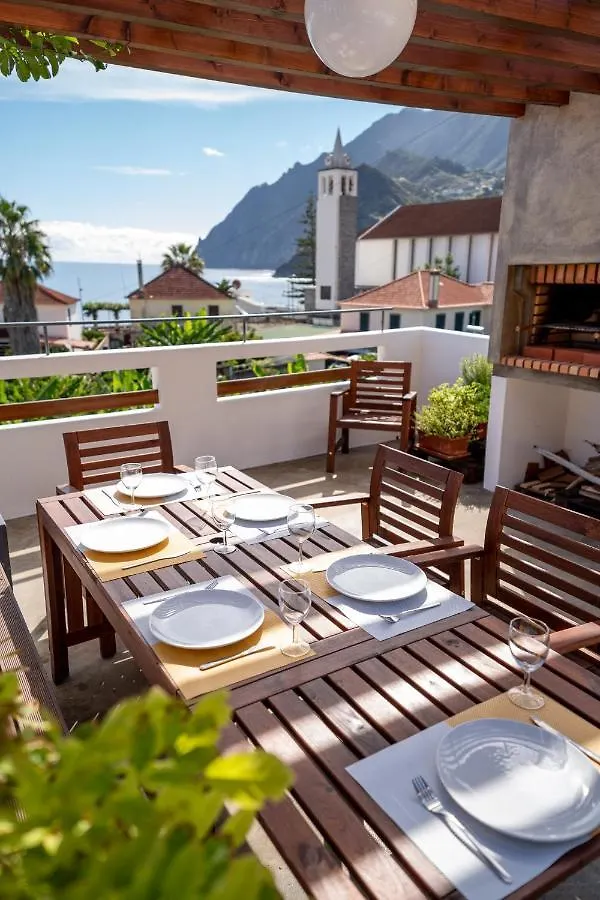 Madeira Surf Camp Hostel Porto Da Cruz
