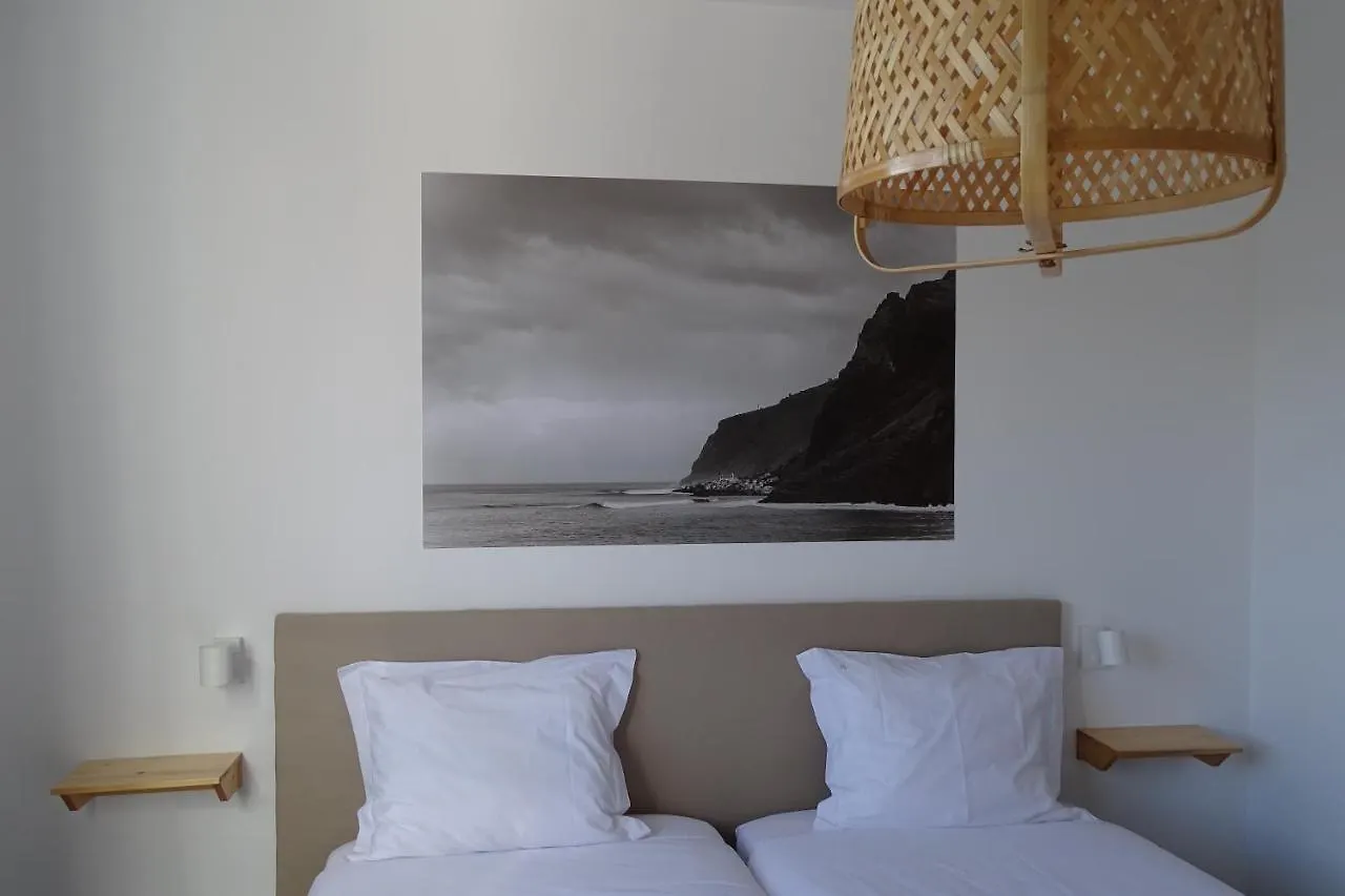 Madeira Surf Camp Pansiyon Porto Da Cruz Hostel